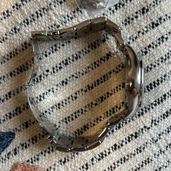 Michael Kors stainless steel watch with a multicolored pearl face - Picture 6 of 8